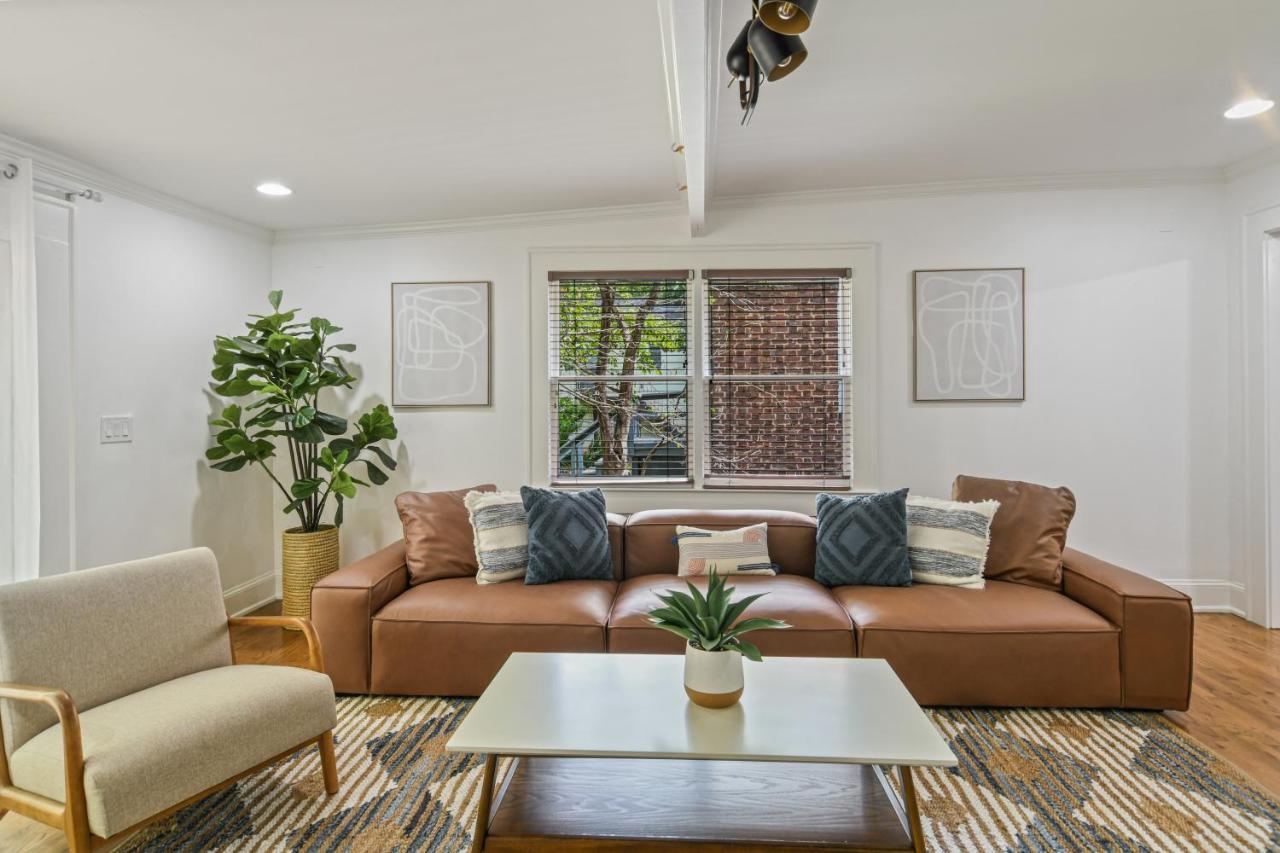 Sun Lit Bungalow With Good Vibes And Lots Of Wine - Designedbydom 亚特兰大 外观 照片